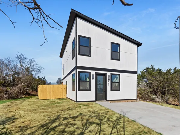 2204 Cedarwood Trl, Granbury, TX 76048