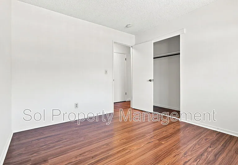 426 Swift St — Photo 18