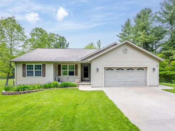 277 Madison Rd, Stanwood, MI 49346