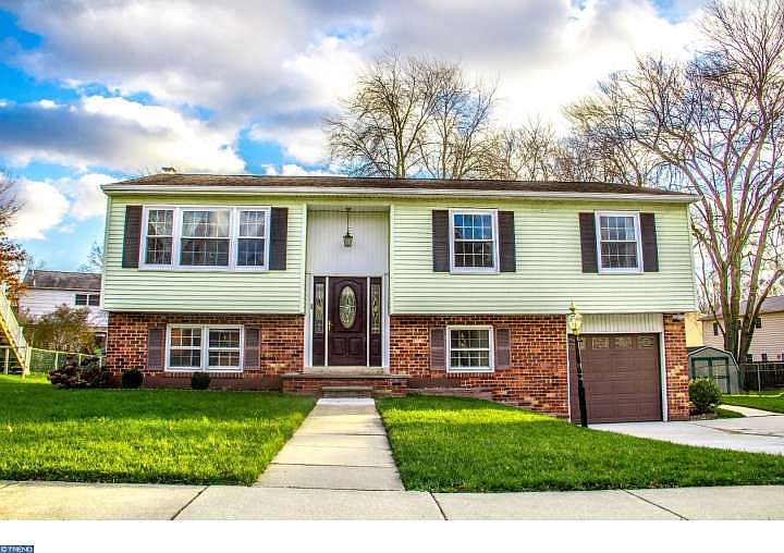 1st image of 403 W Hanna Dr