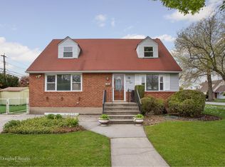 78 Orchard St, Plainview, NY 11803