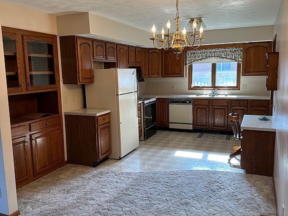 3rd image of 1014 1st St APT 7