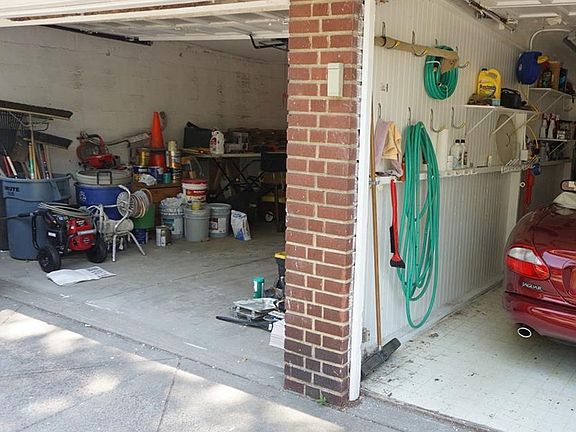 5th image of 15918 Clifton Blvd
