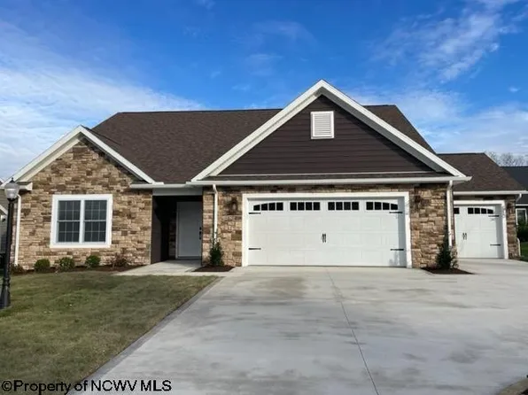 200 Middle Brook Ln, Morgantown, WV 26508