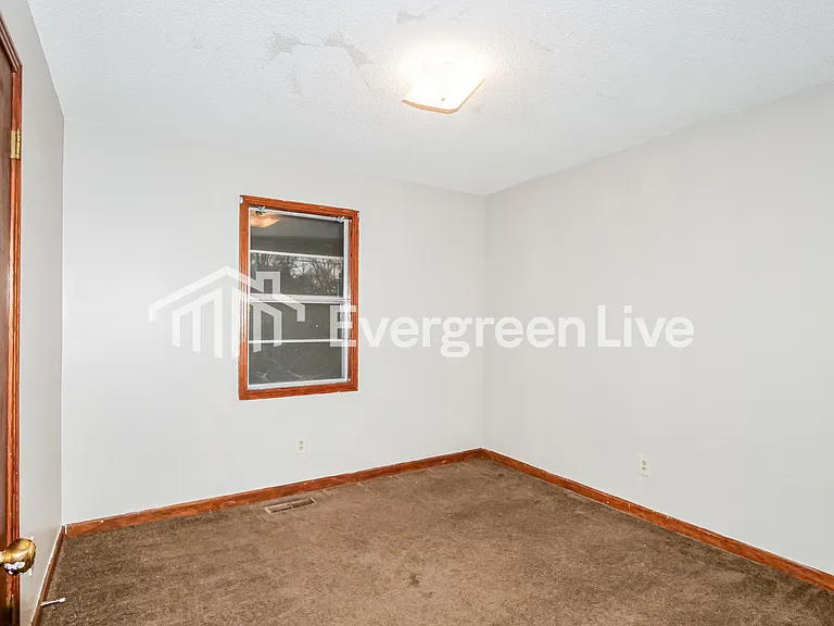 1107 Highland St — Photo 12