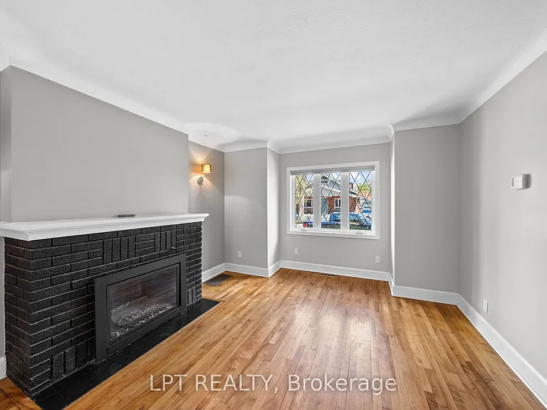 126 Blackburn Ave — Photo 17