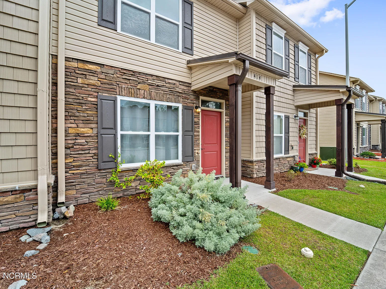 2 bed, 1.5 bath, 980 sqft, $1,395 — Photo 4
