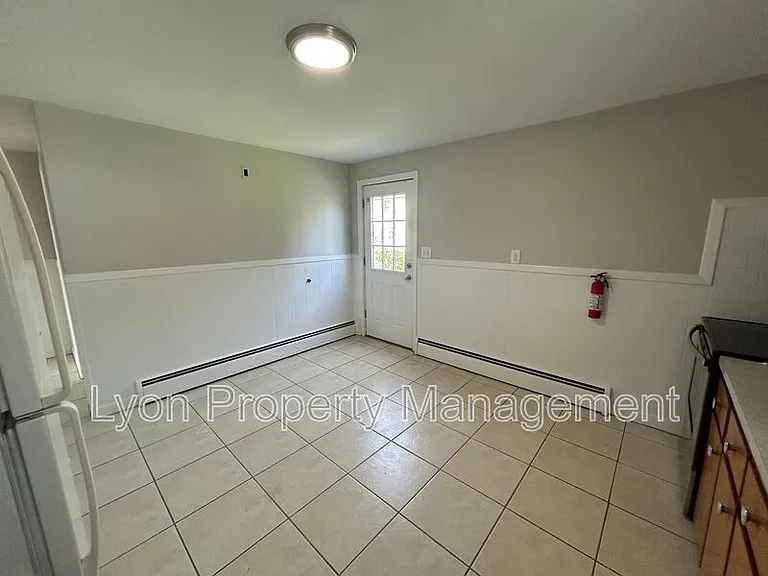 1 Carter Ave #2 — Photo 3