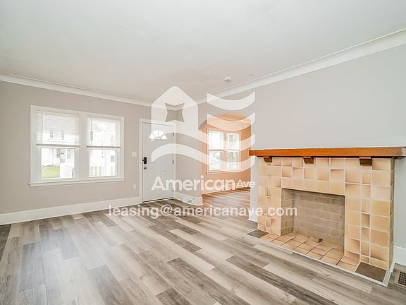 1525367_004_wm_-_living_room_13617201.jpg