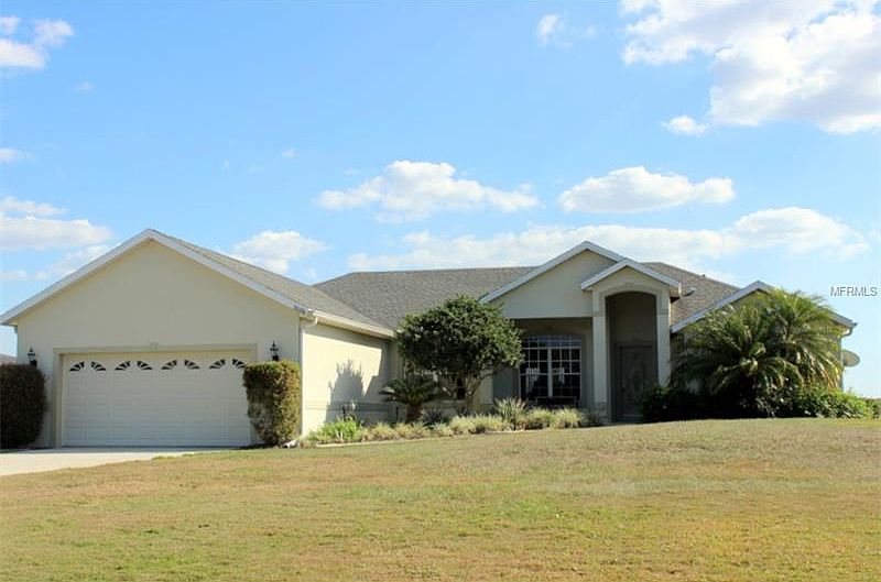 1st image of 6106 Oak Shore Dr