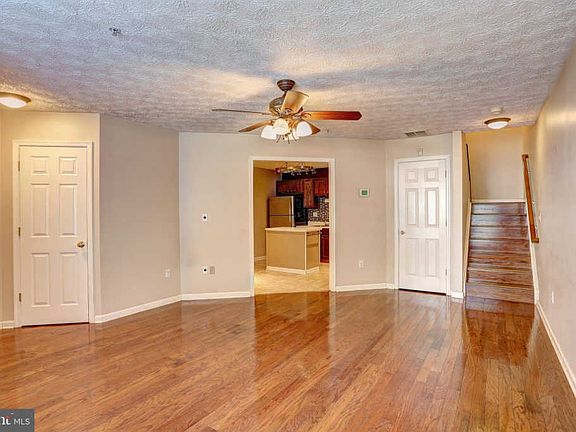 3rd image of 10 Ironstone Ct APT A