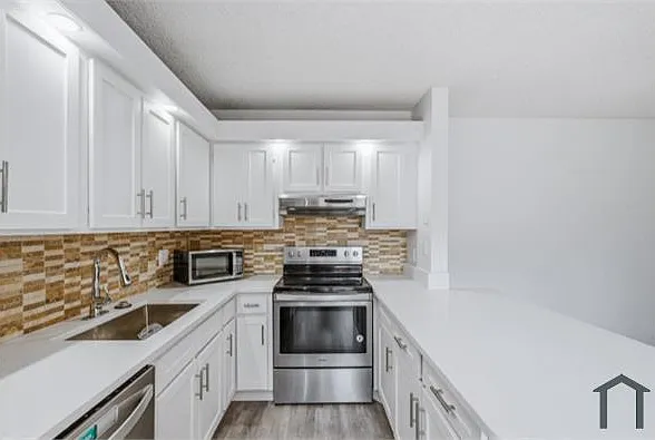 5247 Cedarbend Dr #2 — Photo 5