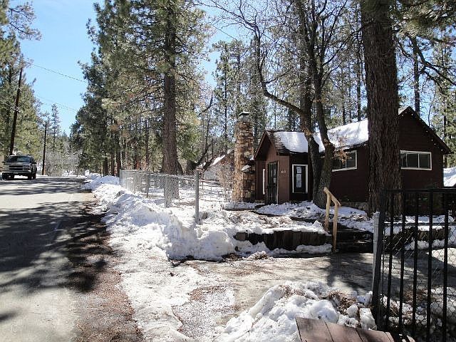 1st image of 40143 Hillcrest Dr