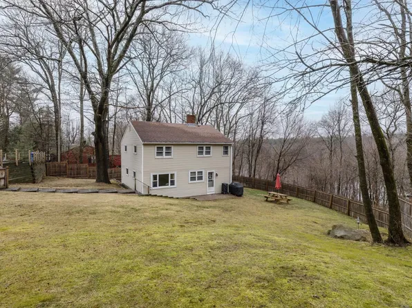 31 Carriage Road, Bow, NH 03304