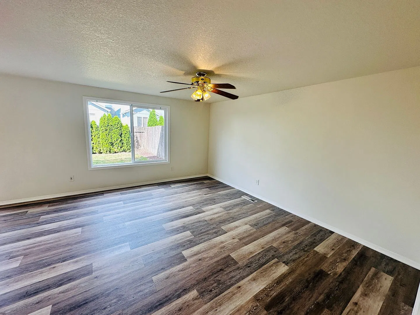 Charming Salmon Creek Duplex — Photo 3