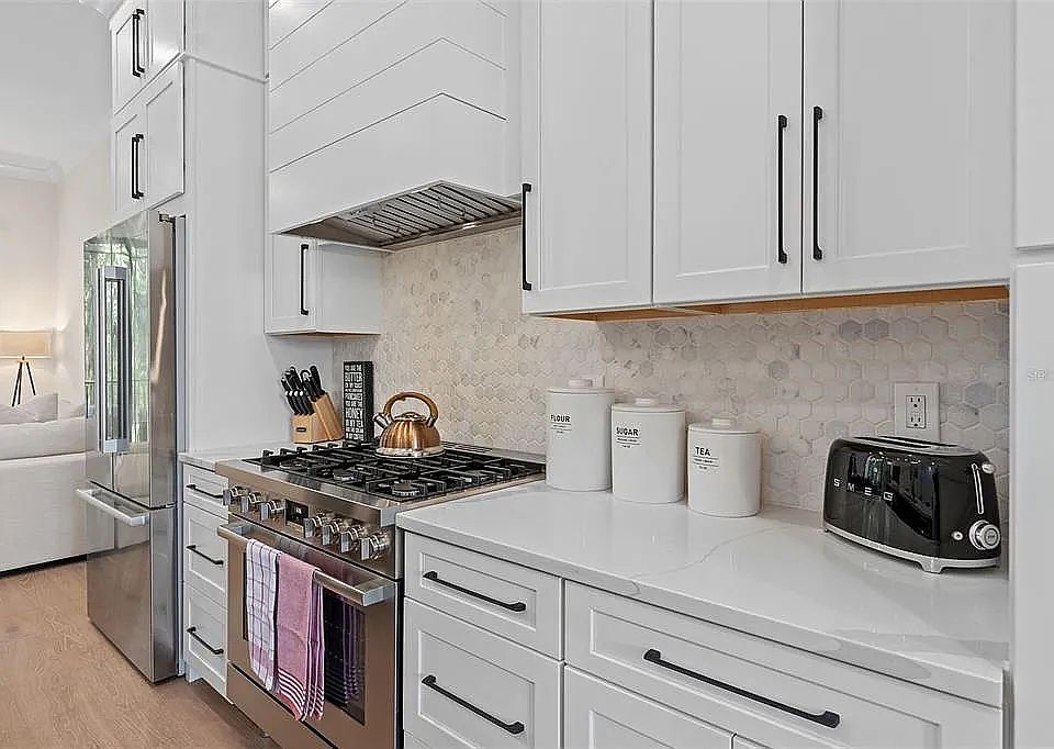 1st image of 48 N Park Ave