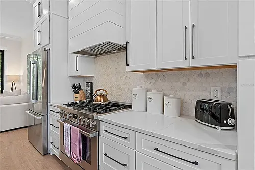 48 N Park Ave Photo 1