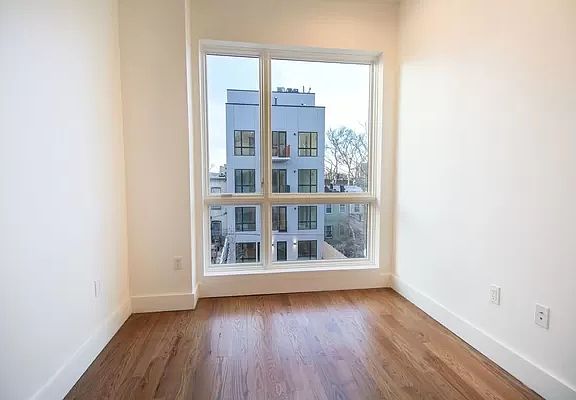3rd image of 410 Cornelia St #3C