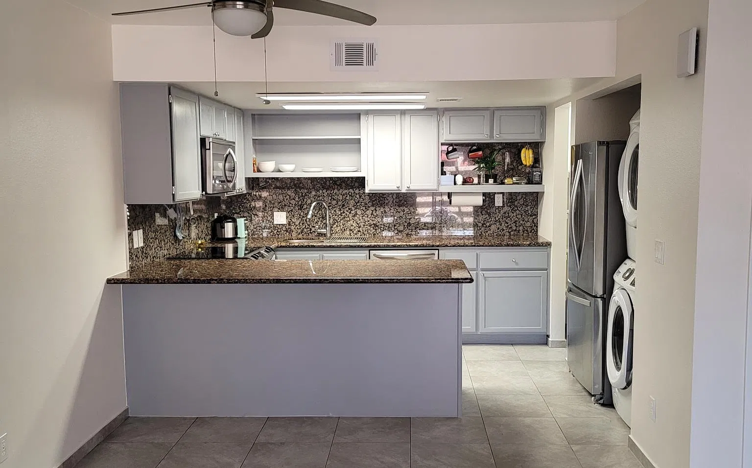 3 bed, 1036 sqft, $1,900 — Photo 3