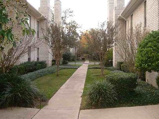 1st image of 2611 Eisenhauer Rd #1001