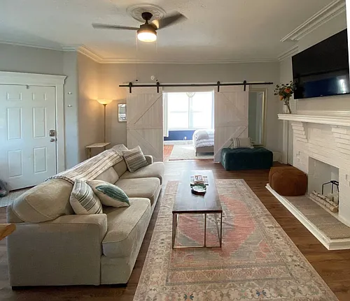 5651 Ridge Ave Photo 1