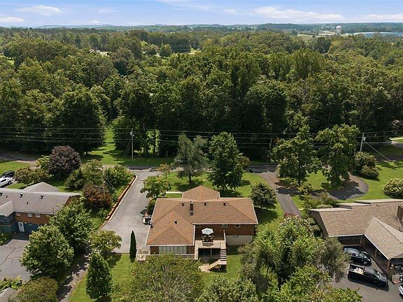 5th image of 166 Woodhaven Dr