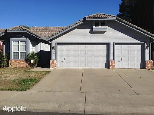 754 Scirocco Dr photo 1
