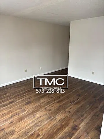 2 bed, 1.5 bath, 900 sqft, $1,000 — Photo 2