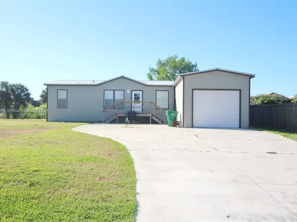 1102 E Miller Dr, Moore Haven, FL 33471