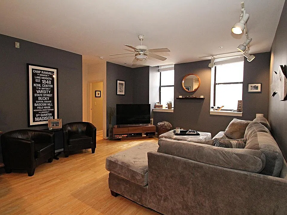 2 bed, 959 sqft, $1,995 — Photo 4