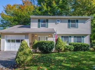 4 Dayton Rd, West Milford, NJ 07421