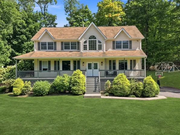 2 Belmar Court, Suffern, NY 10901
