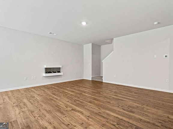 5th image of 510 Stoneybrook Dr