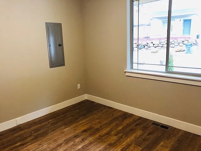 1030-1032 Arthur Way NW — Photo 8