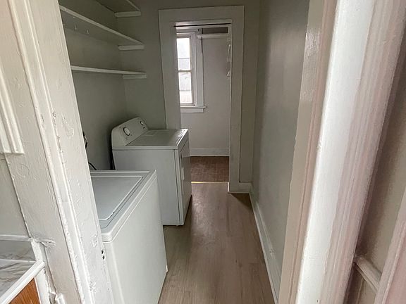 5th image of 104 Chestnut Ave #1
