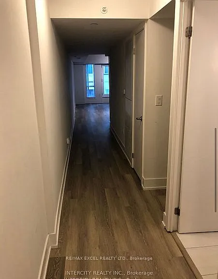 955 Bay St #324 — Photo 9