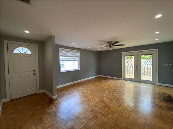 4th image of 236 6th Ave N APT A