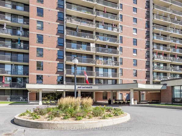 665 Bathgate Dr #408, Ottawa, ON K1K 3Y4