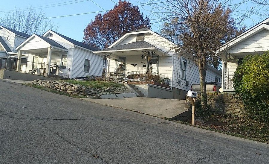2nd image of 118 Woodrow St