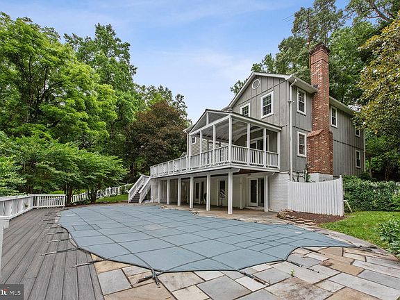 4th image of 9018 Old Dominion Dr