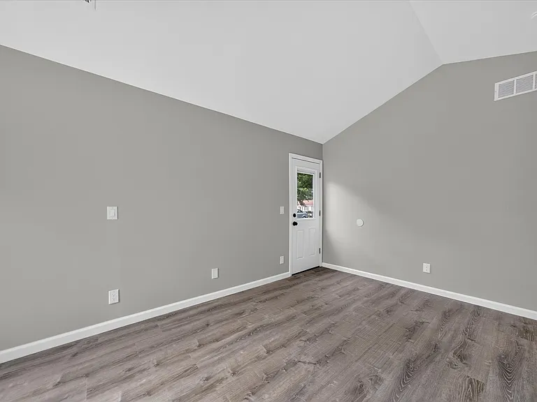 21150 Avon Ln — Photo 26