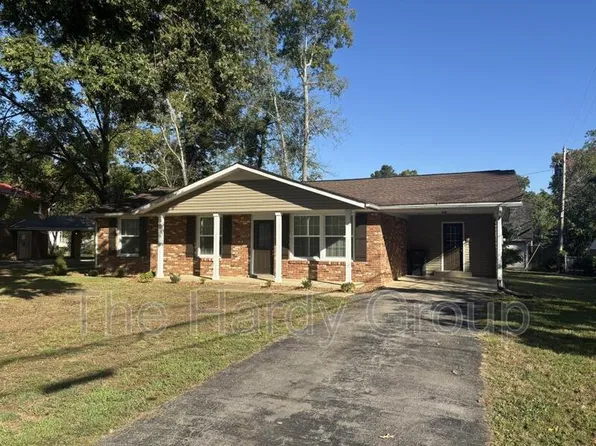 108 Southwood Ln, Tullahoma, TN 37388