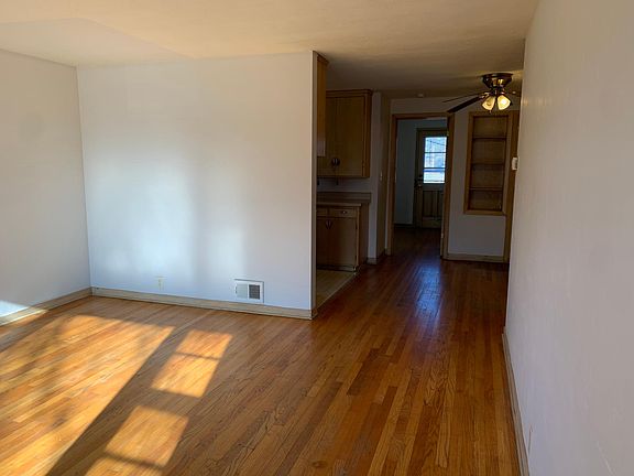 4th image of 2534 J St #1X1