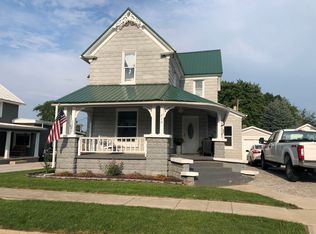 212 N Harrison St, Topeka, IN 46571