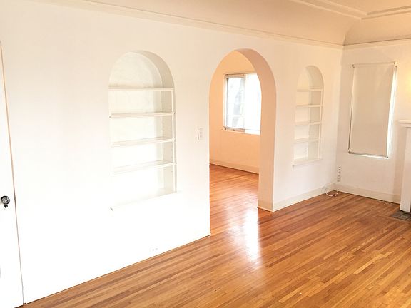 3rd image of 3401 Park Blvd