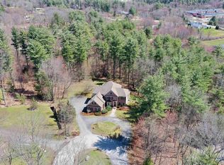 25 Cricket Hill Rd, Bedford, NH 03110