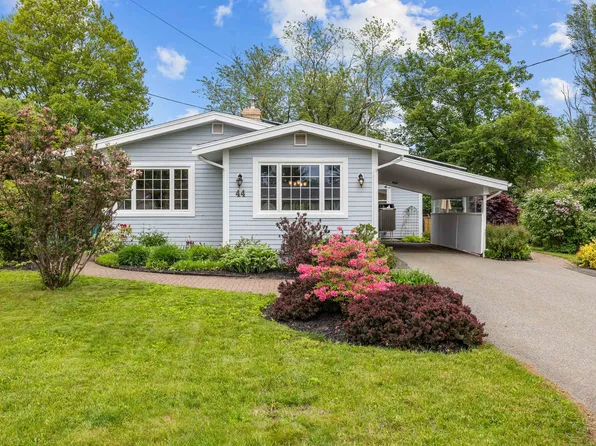 44 Prince Charles Dr, Charlottetown, PE C1A 3C2