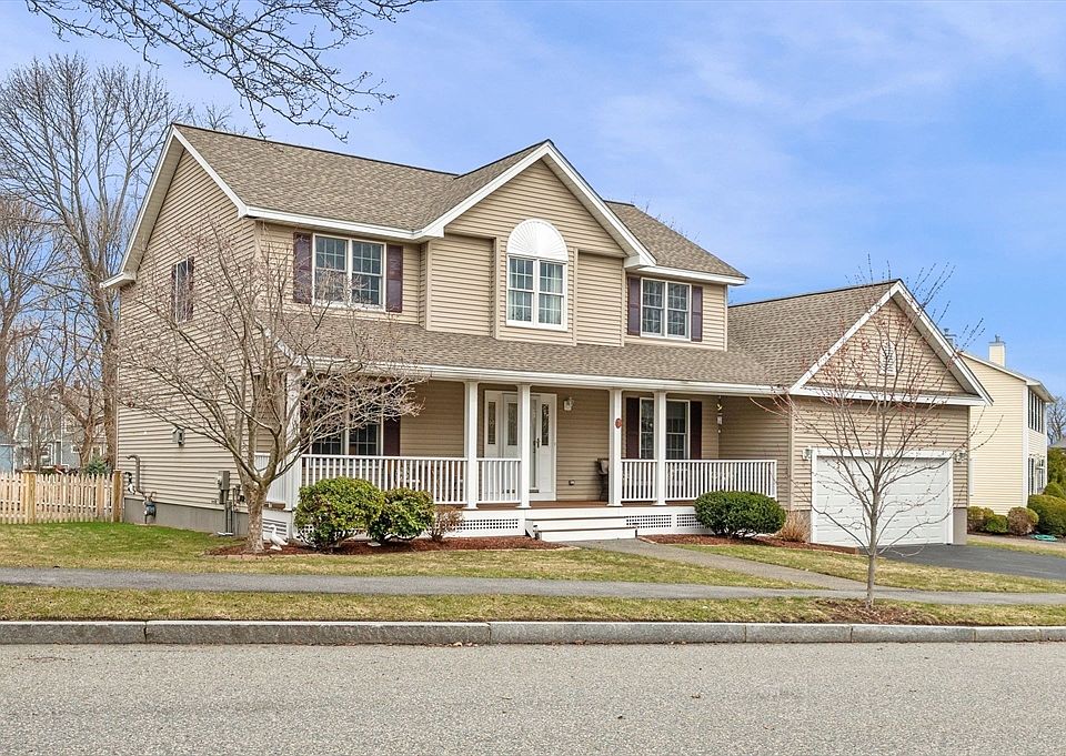 1st image of 7 Hilltop Dr