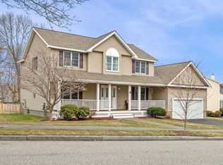 7 Hilltop Dr, Peabody, MA 01960