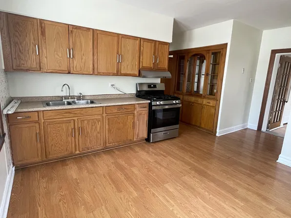 2302 Clarence Avenue - Unit 1W, 6636 23rd St, Berwyn, IL 60402